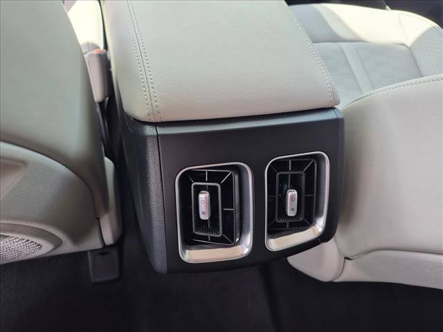 Used 2025 Kia Sorento S FWD image 17