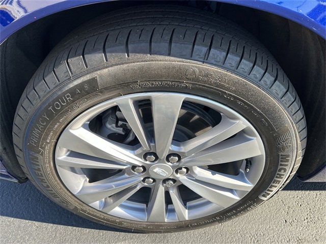 Certified 2024 Cadillac XT6 Premium Luxury w/ LPO, Floor Liner Package image 18