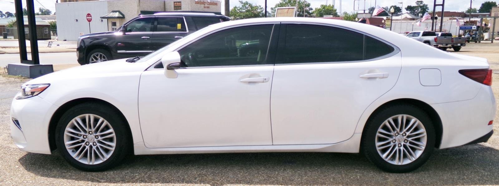 Used 2017 Lexus ES 350 w/ Premium Package FWD image 3