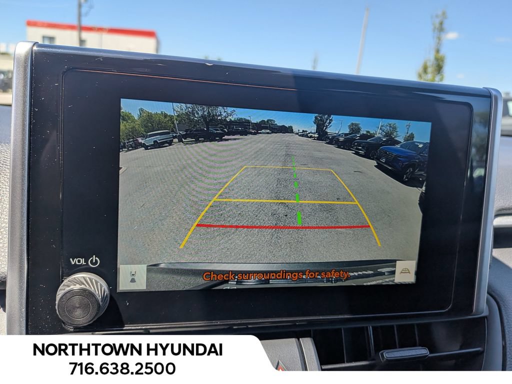 Used 2025 Toyota RAV4 XLE AWD/4WD image 8