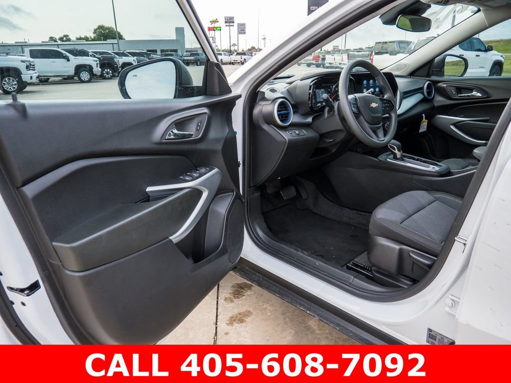 Used 2026 Chevrolet Trax LS w/ Driver Confidence Package FWD image 42
