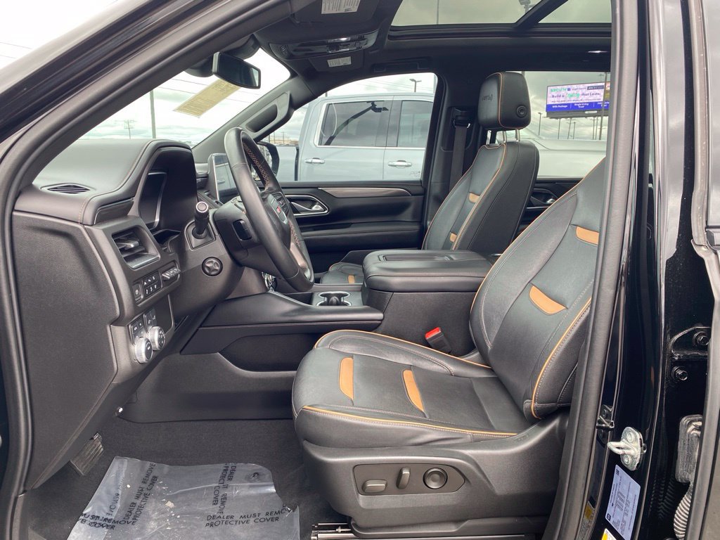 Used 2023 GMC Yukon AT4 w/ AT4 Premium Package AWD/4WD image 10