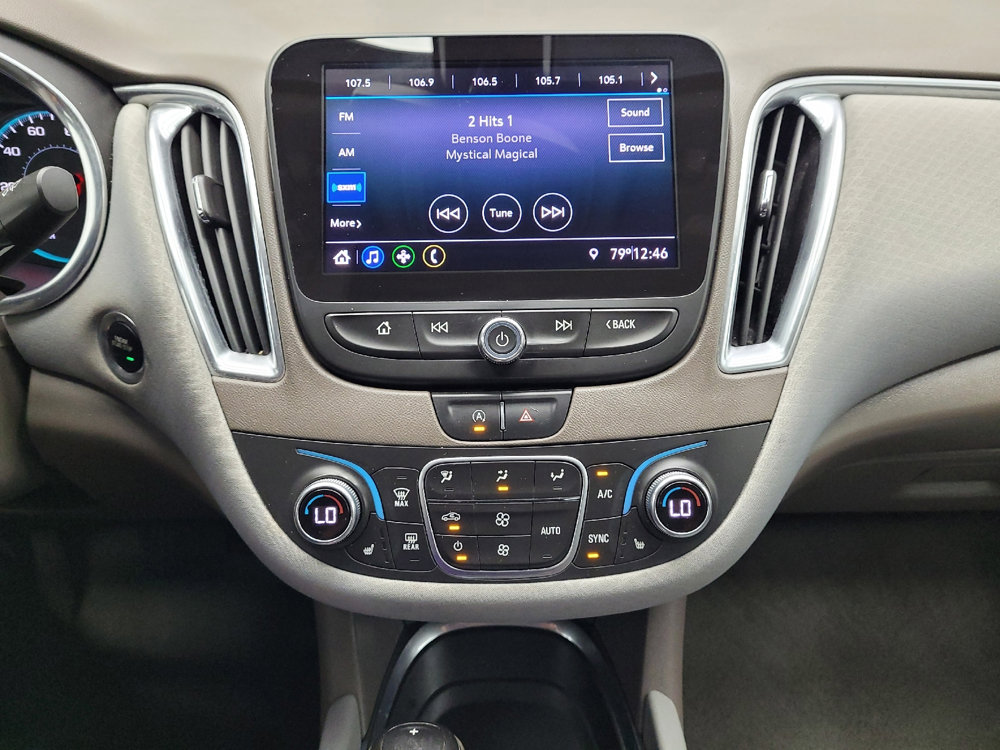 Used 2020 Chevrolet Malibu LT image 25