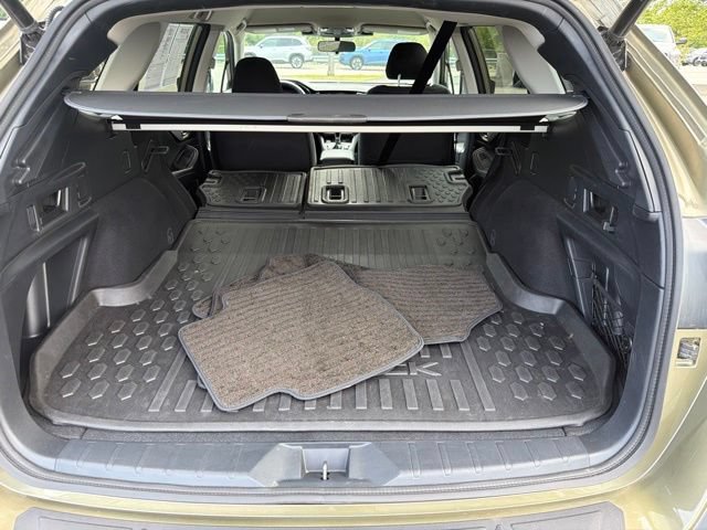 Used 2024 Subaru Outback Premium AWD/4WD image 19