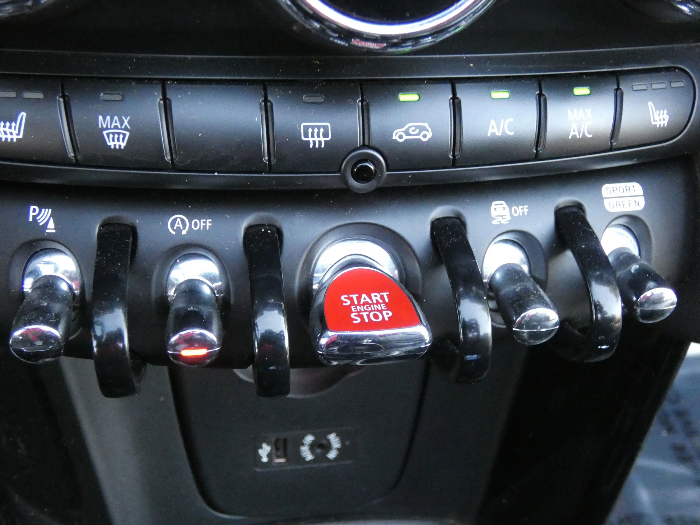 Used 2018 MINI Cooper S image 48