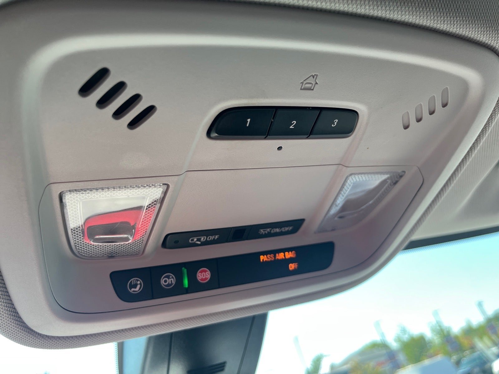 Used 2019 Chevrolet Traverse LT w/ LT Premium Package AWD/4WD image 28