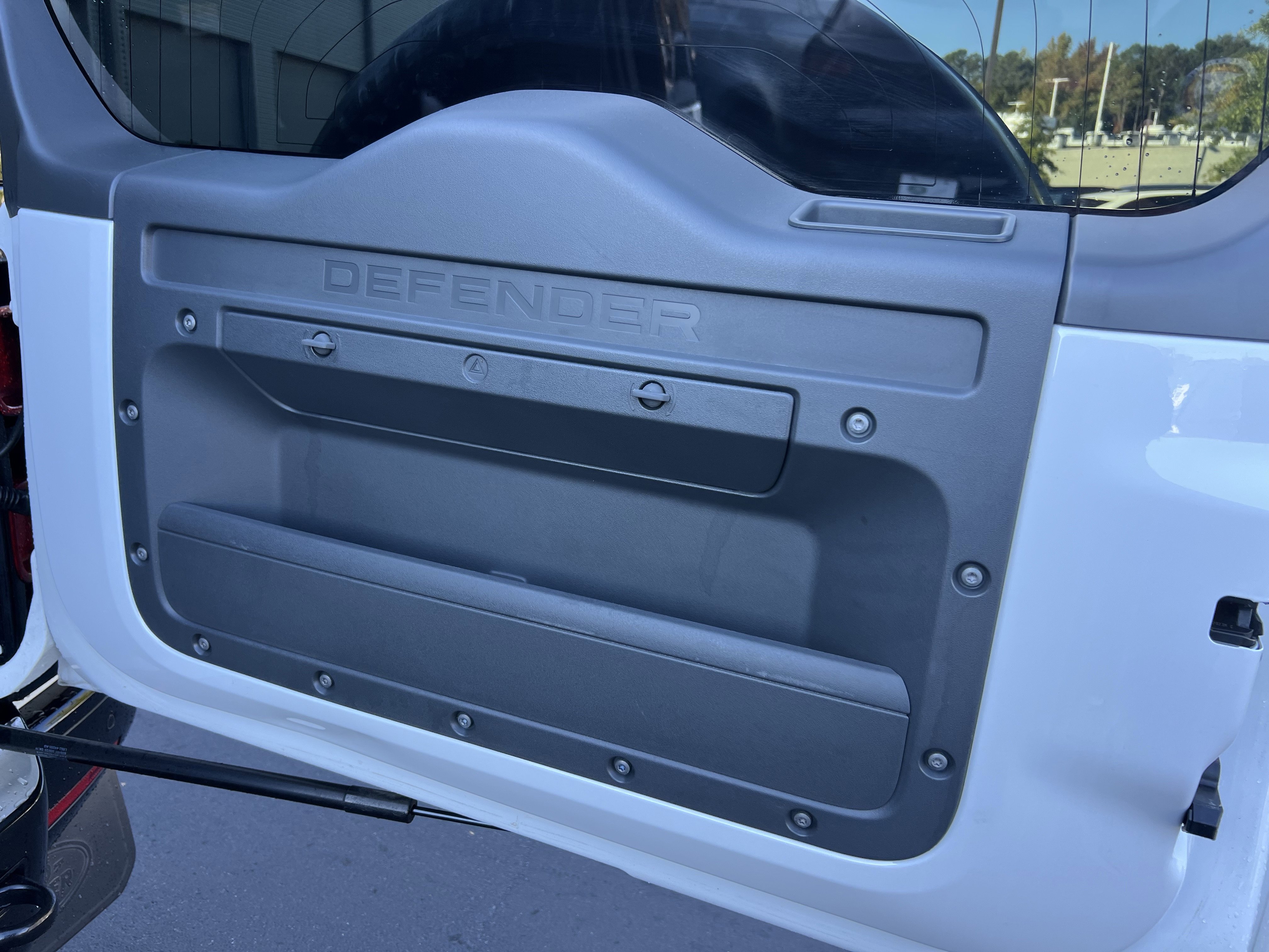 Used 2023 Land Rover Defender 110 X-Dynamic SE image 36