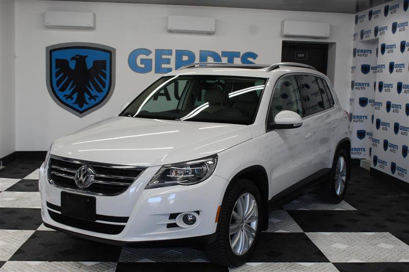 Used 2010 Volkswagen Tiguan SE image 1