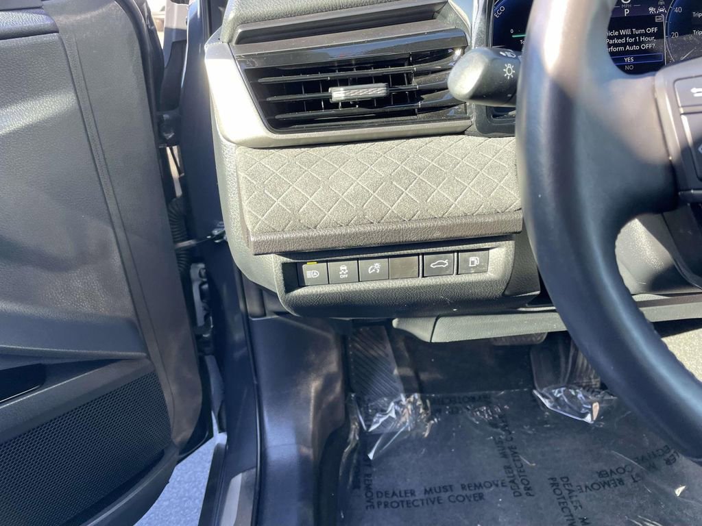 Used 2025 Toyota Camry XLE image 41