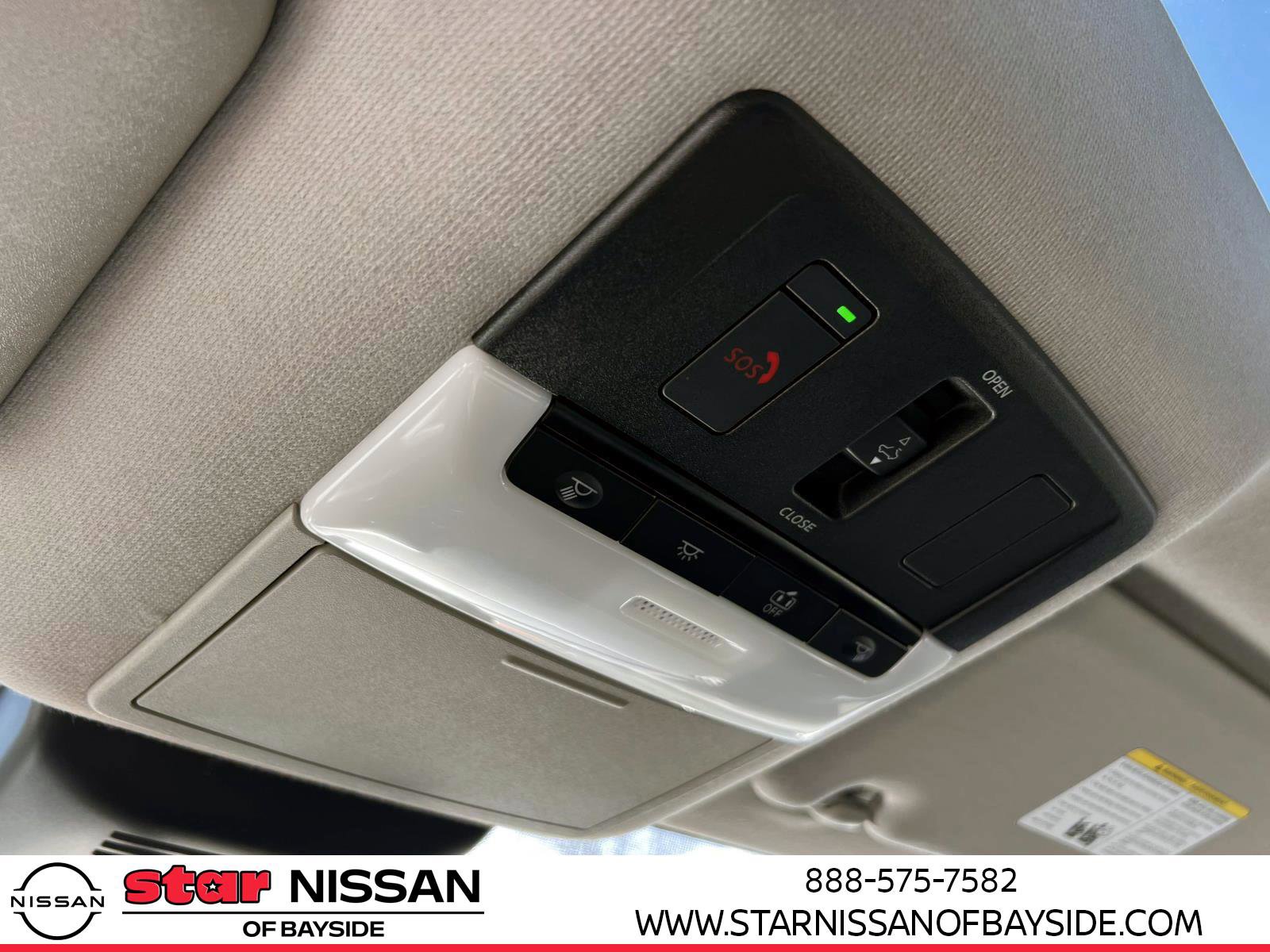Used 2022 Nissan Sentra SR w/ SR Premium Package image 32
