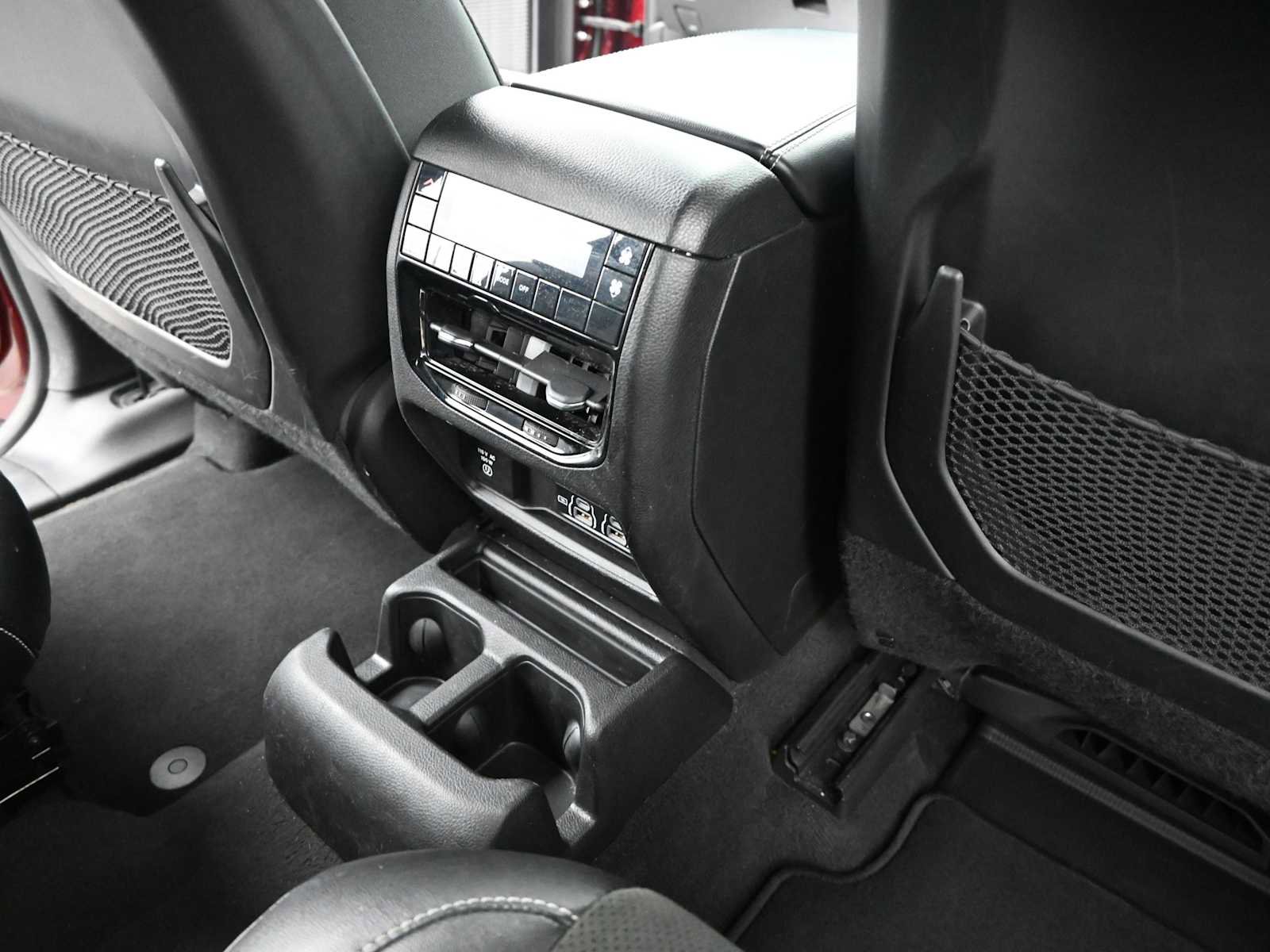 Used 2021 Jeep Grand Cherokee L Laredo image 24