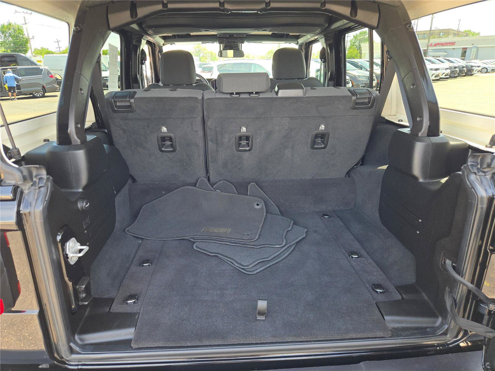 Certified 2025 Jeep Wrangler Unlimited Sahara AWD/4WD image 24