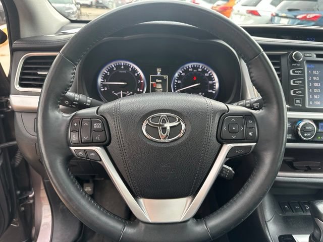 Used 2016 Toyota Highlander Limited Platinum w/ Four Season Floor Mat Package AWD/4WD image 22