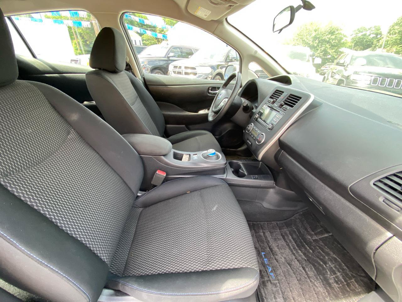 Used 2015 Nissan Leaf S w/ Charge Package FWD image 8