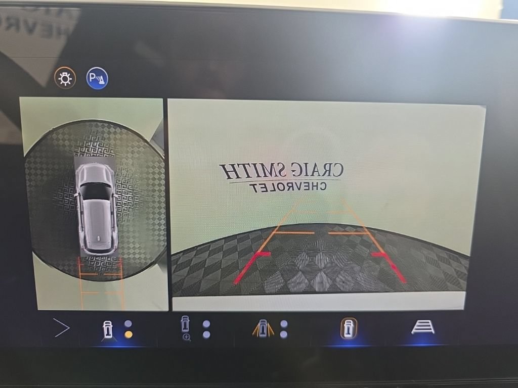 New 2026 Chevrolet Equinox LT w/ Convenience Package II FWD image 24