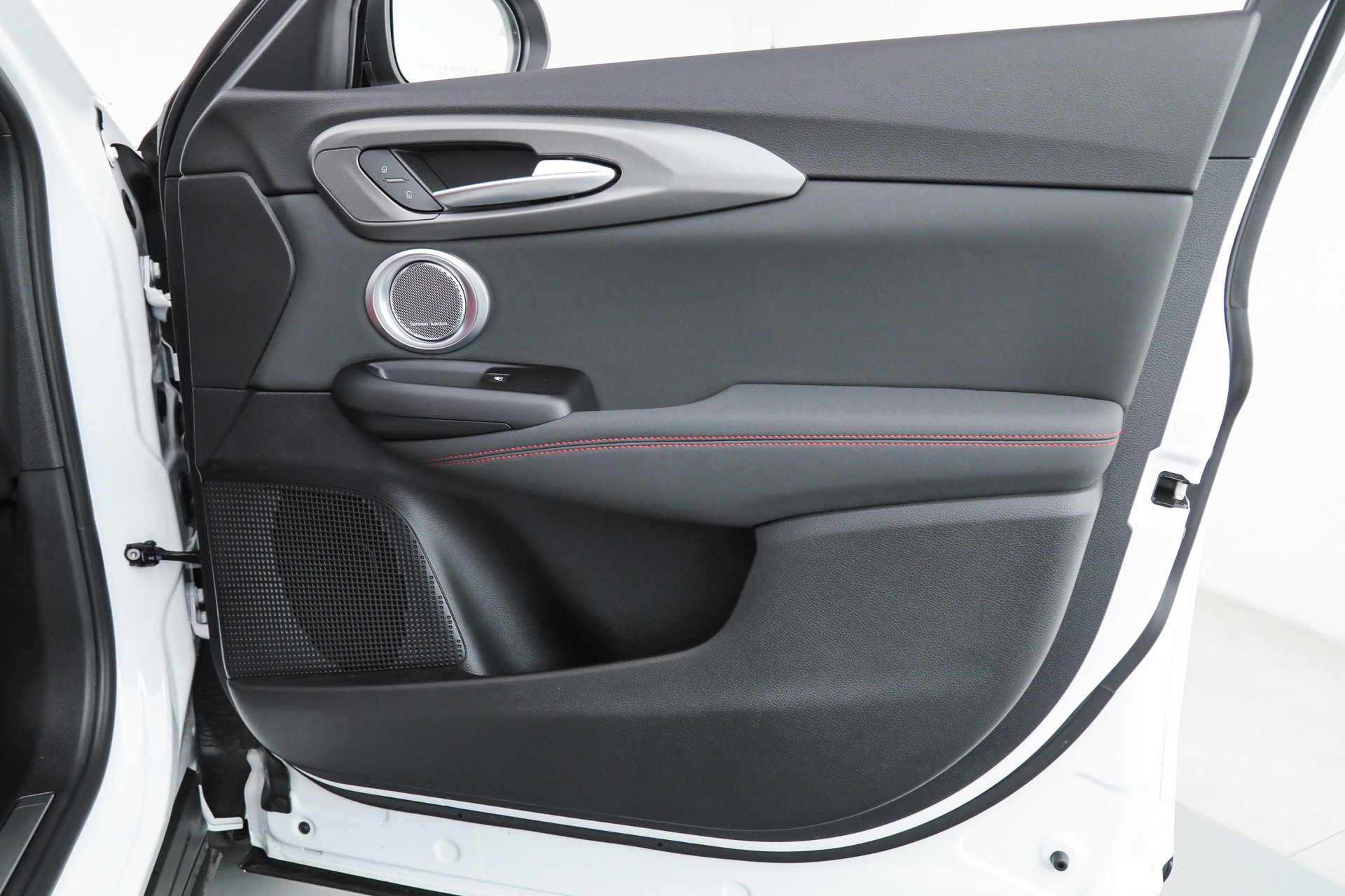 New 2026 Alfa Romeo Tonale Veloce w/ Quick Order Package 23H Volce image 13