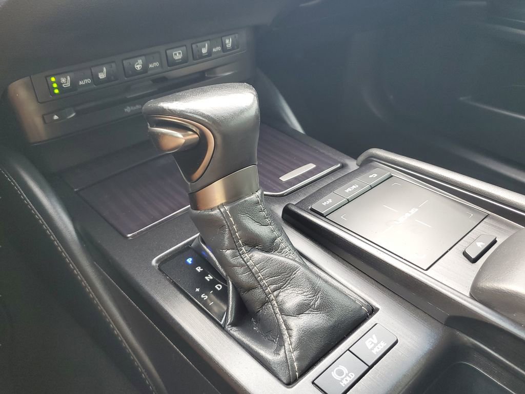 Used 2019 Lexus ES 300h Ultra Luxury w/ Accessory Package 2 image 18