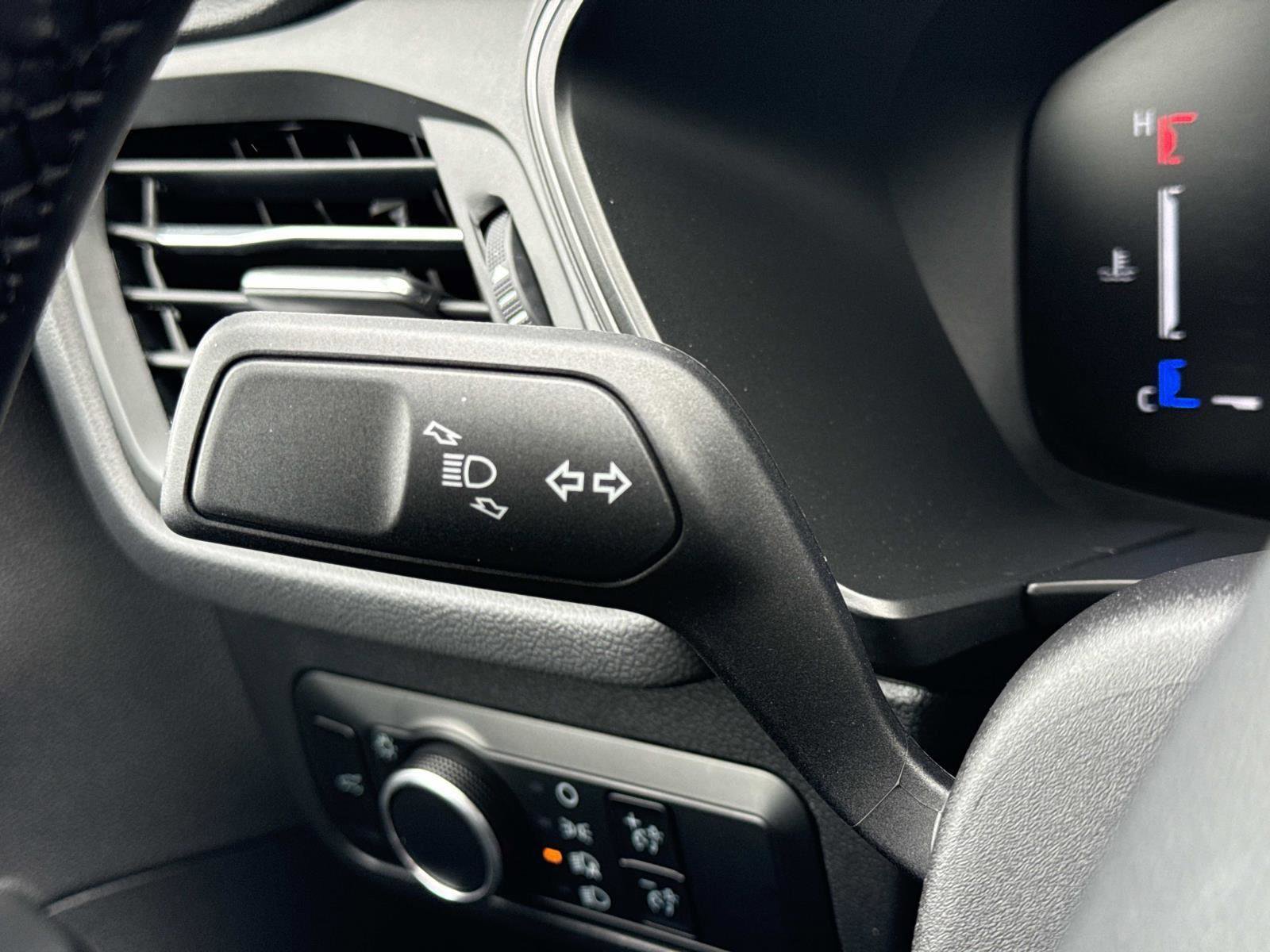 Used 2024 Ford Escape Active image 11