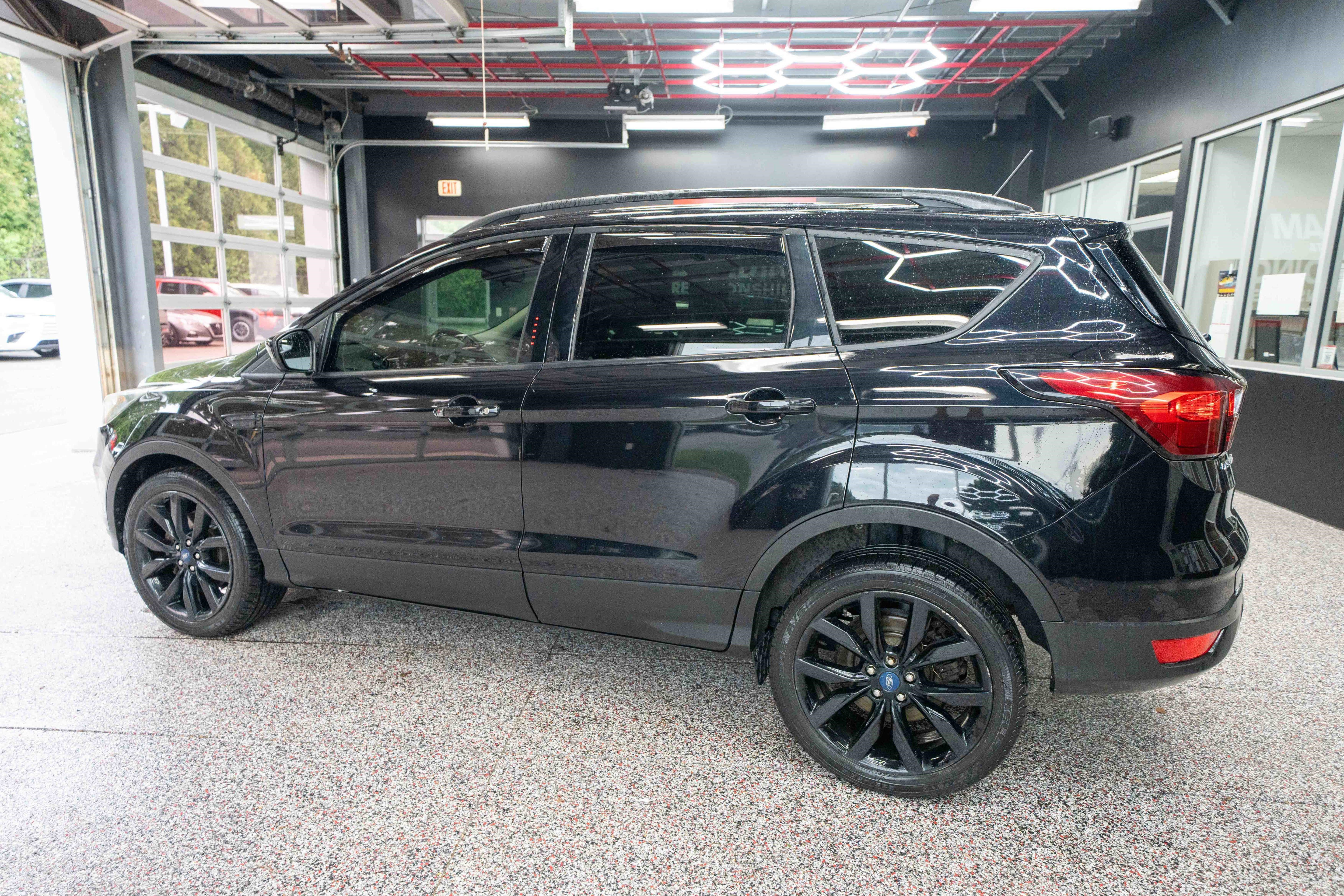 Used 2019 Ford Escape SE AWD/4WD image 2