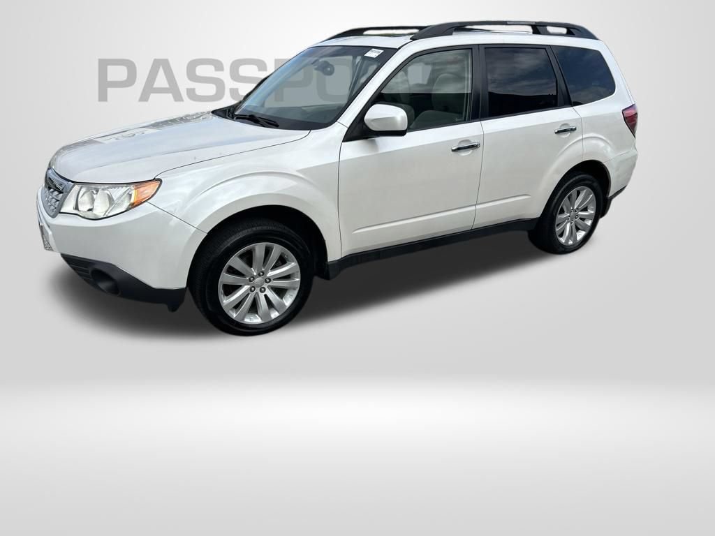 Used 2013 Subaru Forester 2.5X Premium AWD/4WD image 5