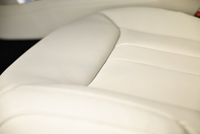 New 2025 Land Rover Range Rover SE image 27