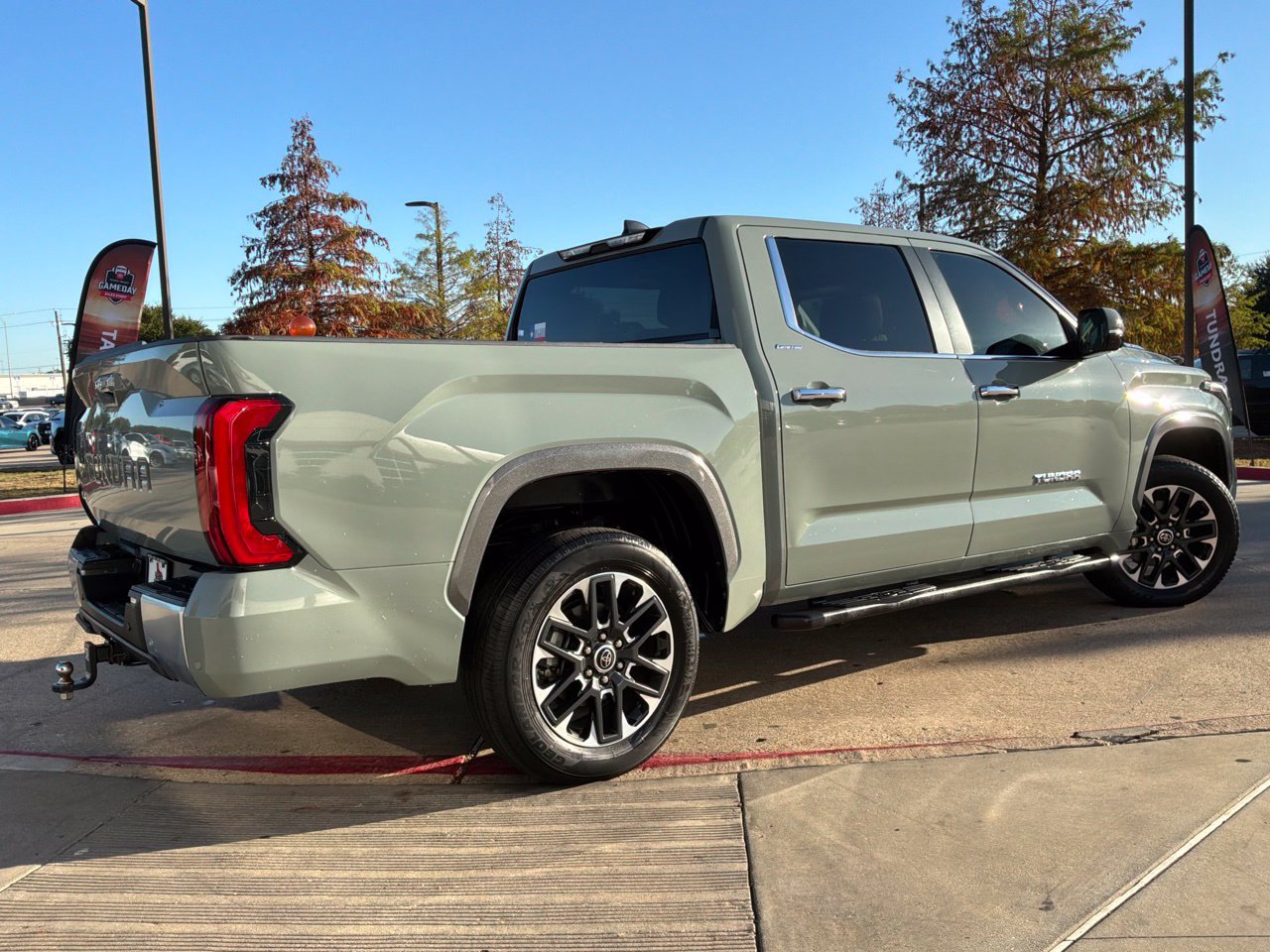 Used 2024 Toyota Tundra Limited w/ Power Package AWD/4WD image 6
