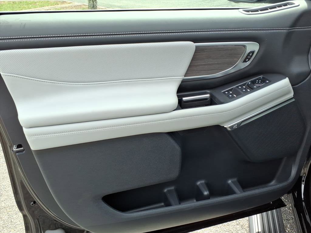 New 2026 Ford Expedition Platinum w/ Platinum Ultimate Package image 9