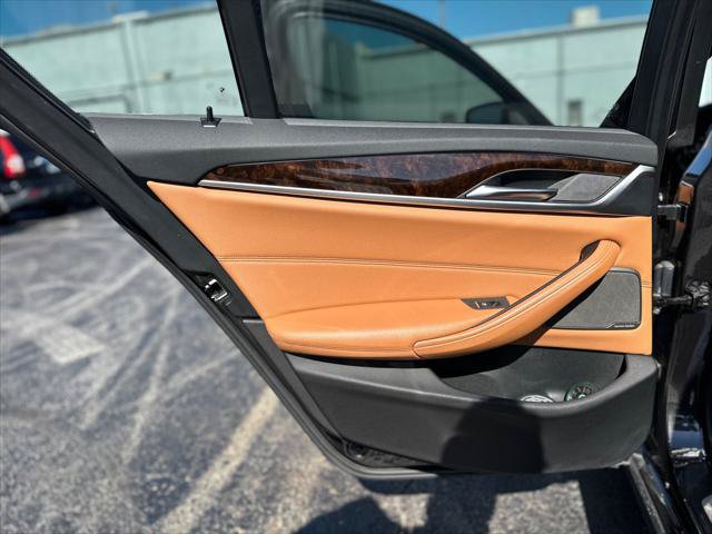 Used 2017 BMW 540i RWD image 16