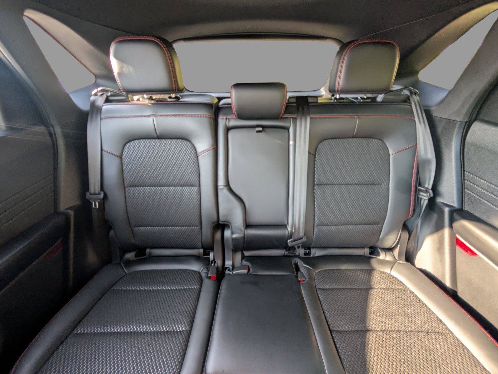 Used 2024 Ford Escape ST-Line w/ Cold Weather Package FWD image 31