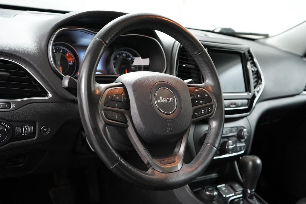 Used 2019 Jeep Cherokee Limited w/ Luxury Group AWD/4WD image 14