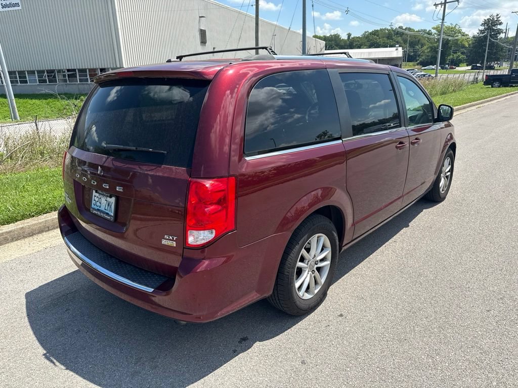 Used 2018 Dodge Grand Caravan SXT FWD image 3