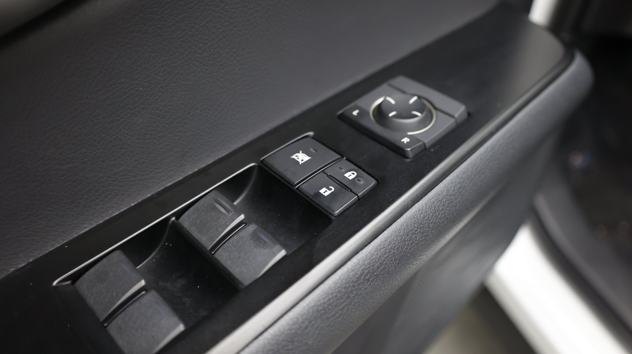 Used 2022 Lexus UX 200 w/ Accessory Package (Z1) FWD image 15