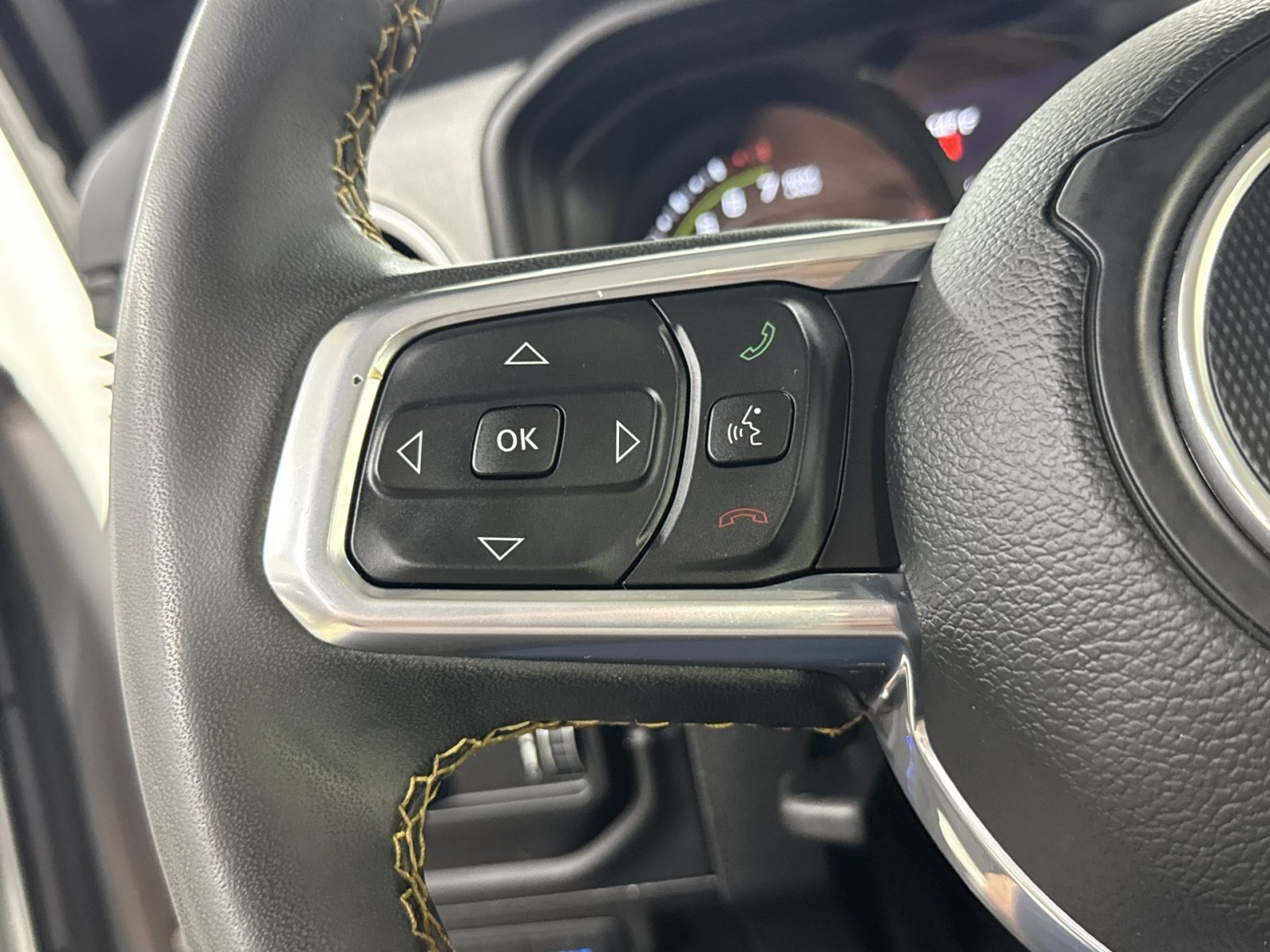 Used 2024 Jeep Wrangler Unlimited Sahara AWD/4WD image 45