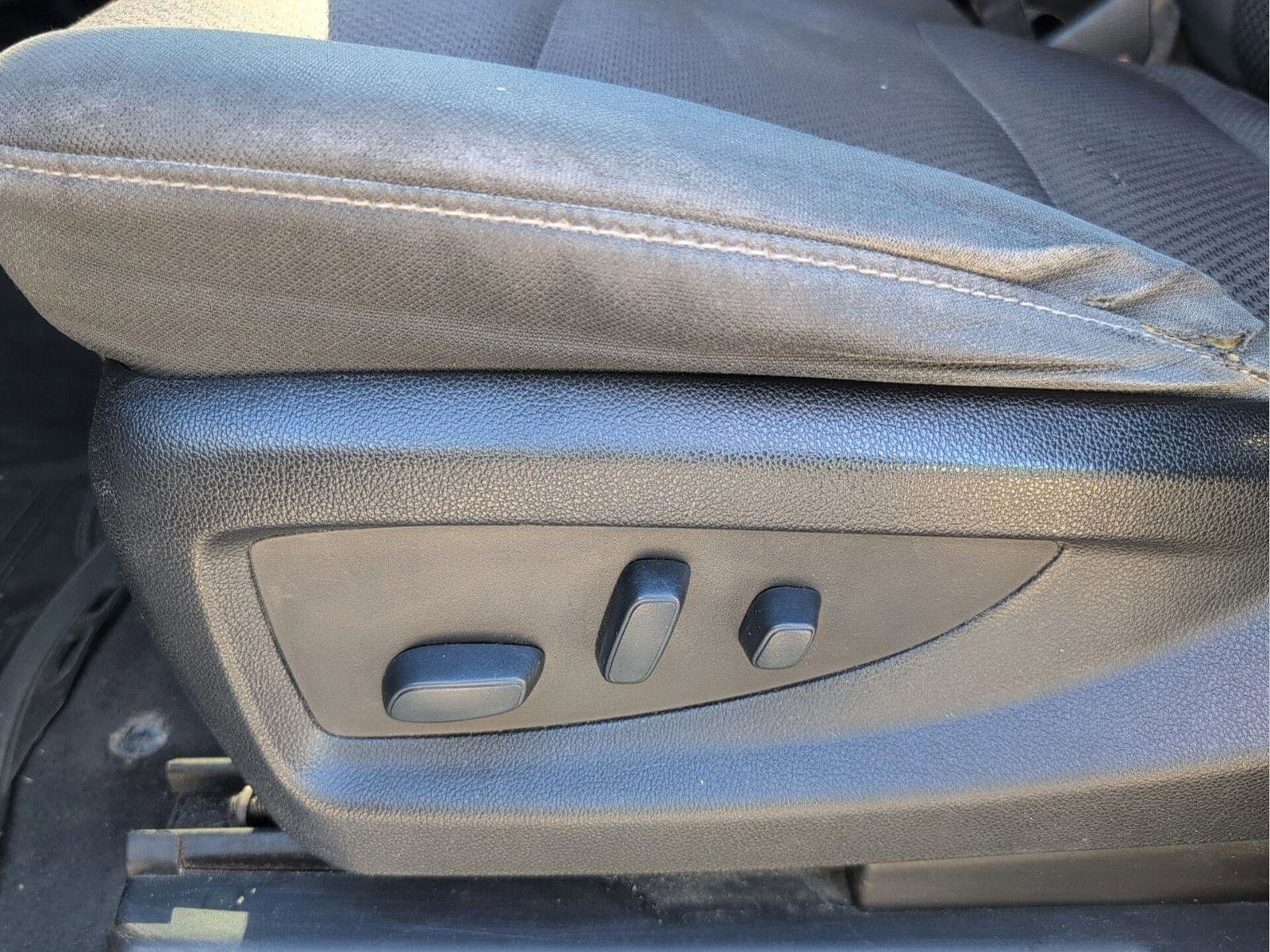 Used 2018 Chevrolet Silverado 1500 LT w/ All Star Edition image 27