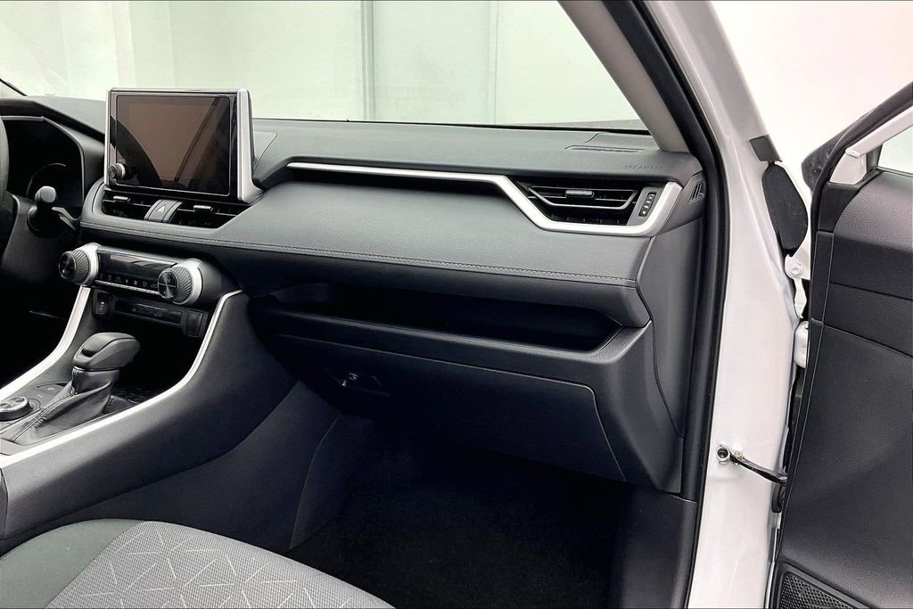 Used 2025 Toyota RAV4 XLE image 17