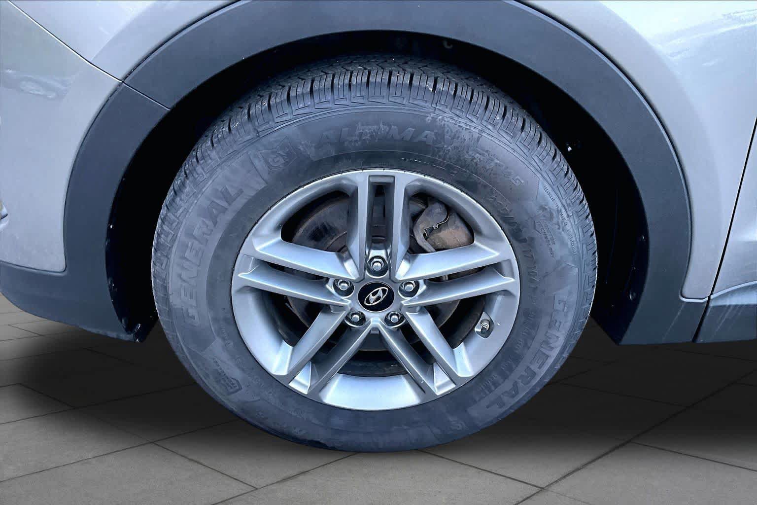 Used 2018 Hyundai Santa Fe Sport AWD/4WD image 11