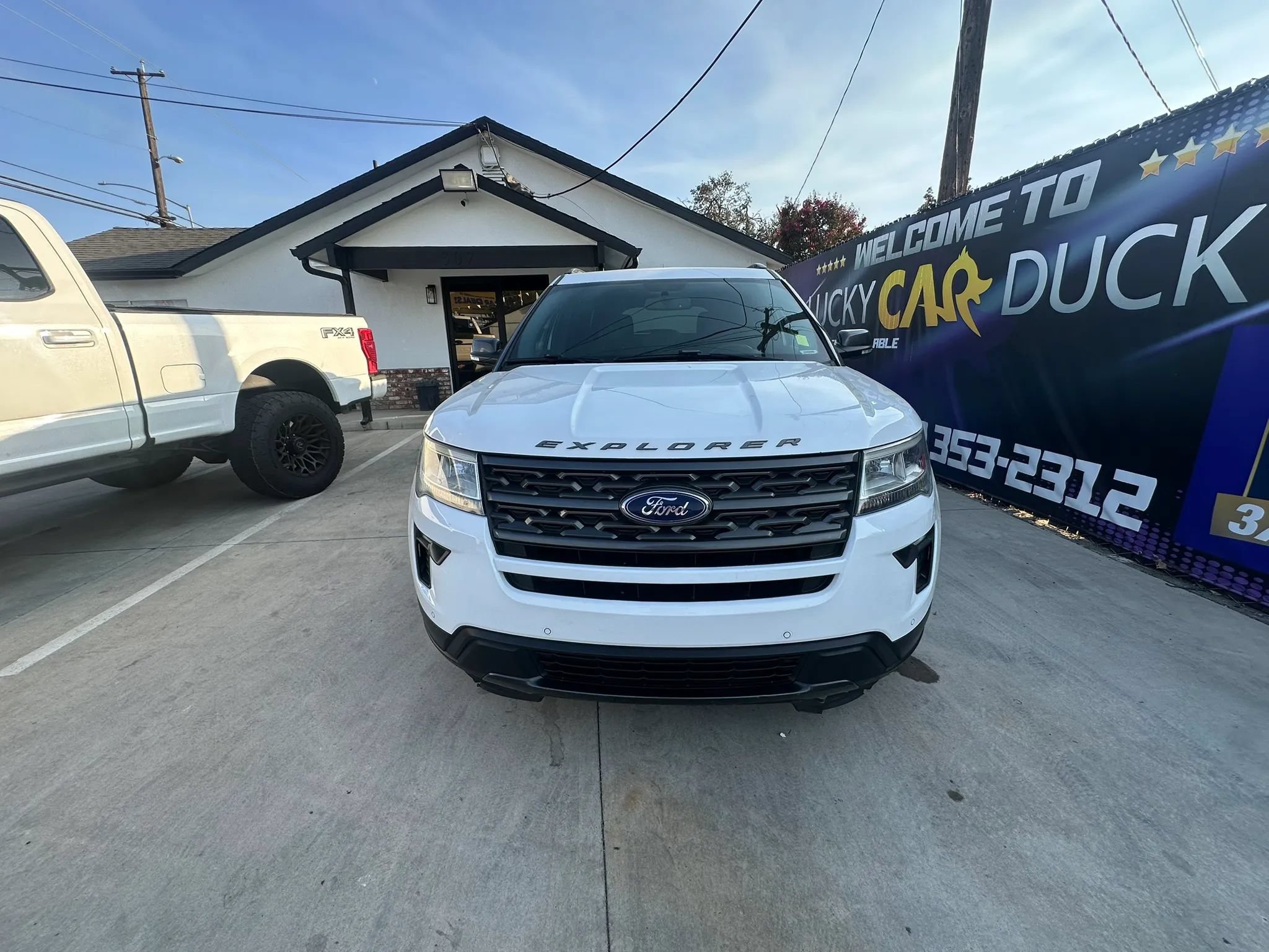 Used 2018 Ford Explorer XLT w/ Equipment Group 202A FWD image 15