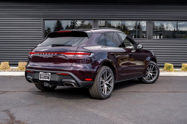 Used 2023 Porsche Macan w/ Premium Package Plus image 31
