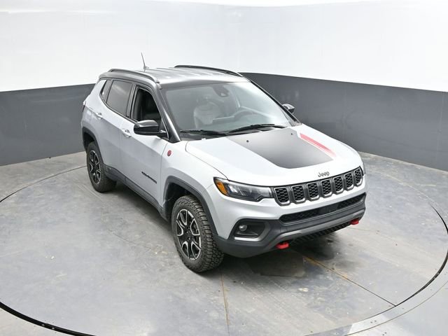 Used 2025 Jeep Compass Trailhawk AWD/4WD image 33