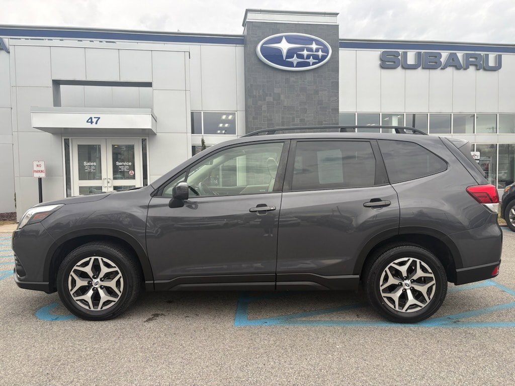 Used 2023 Subaru Forester Premium AWD/4WD image 2