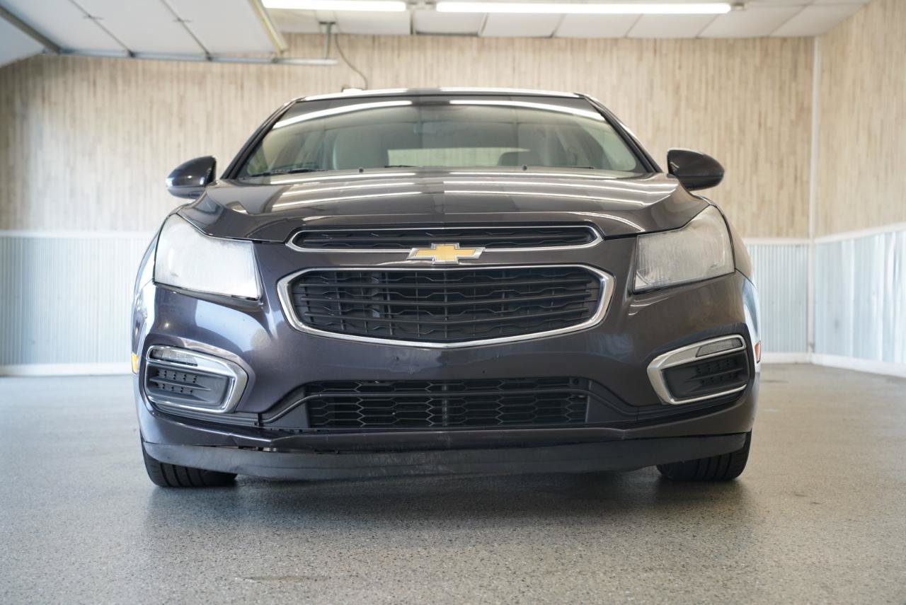 Used 2015 Chevrolet Cruze Diesel FWD image 2