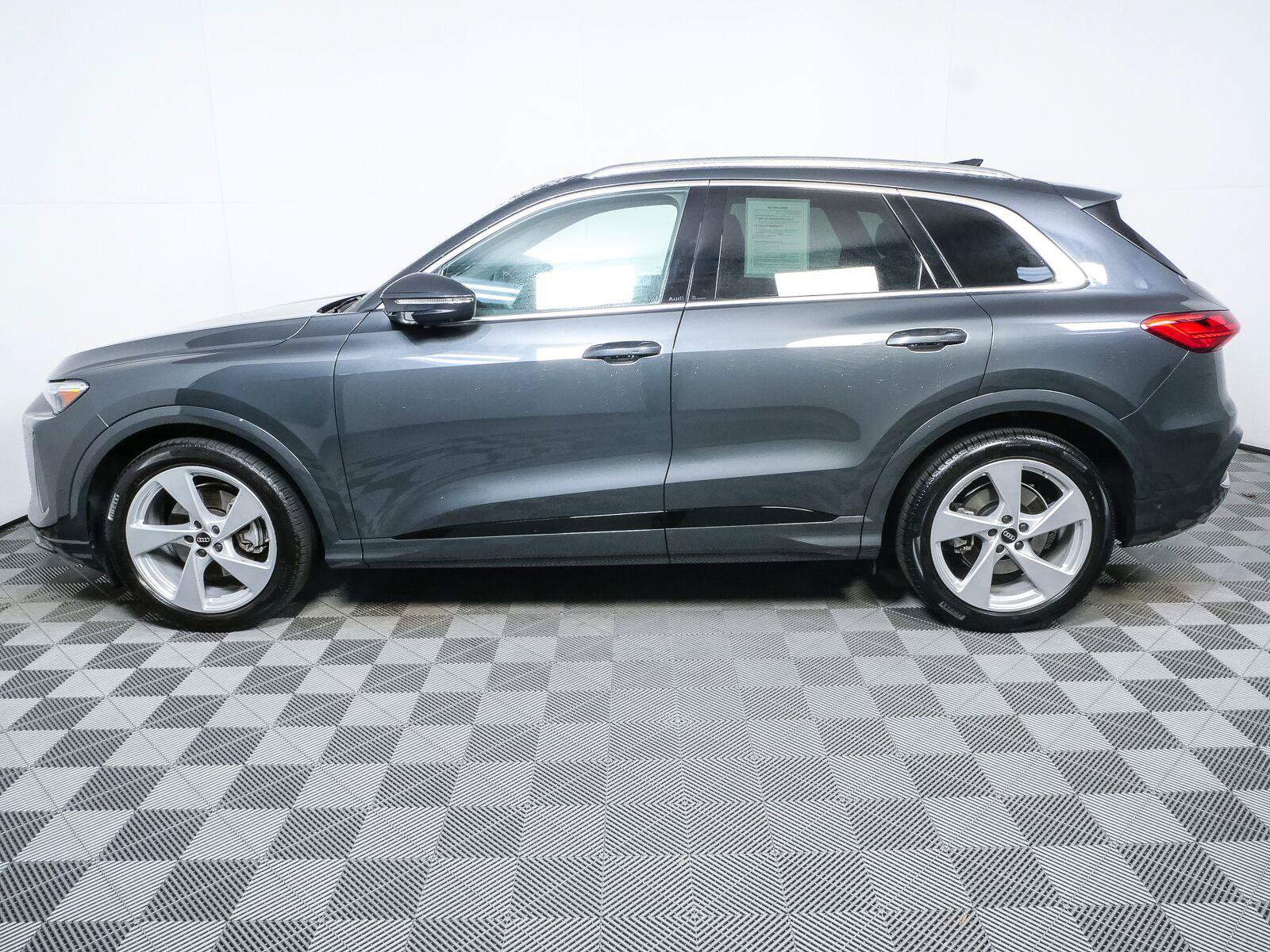 Used 2025 Audi Q5 Prestige AWD/4WD image 28