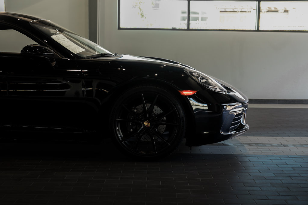 Used 2025 Porsche 718 Cayman RWD image 35