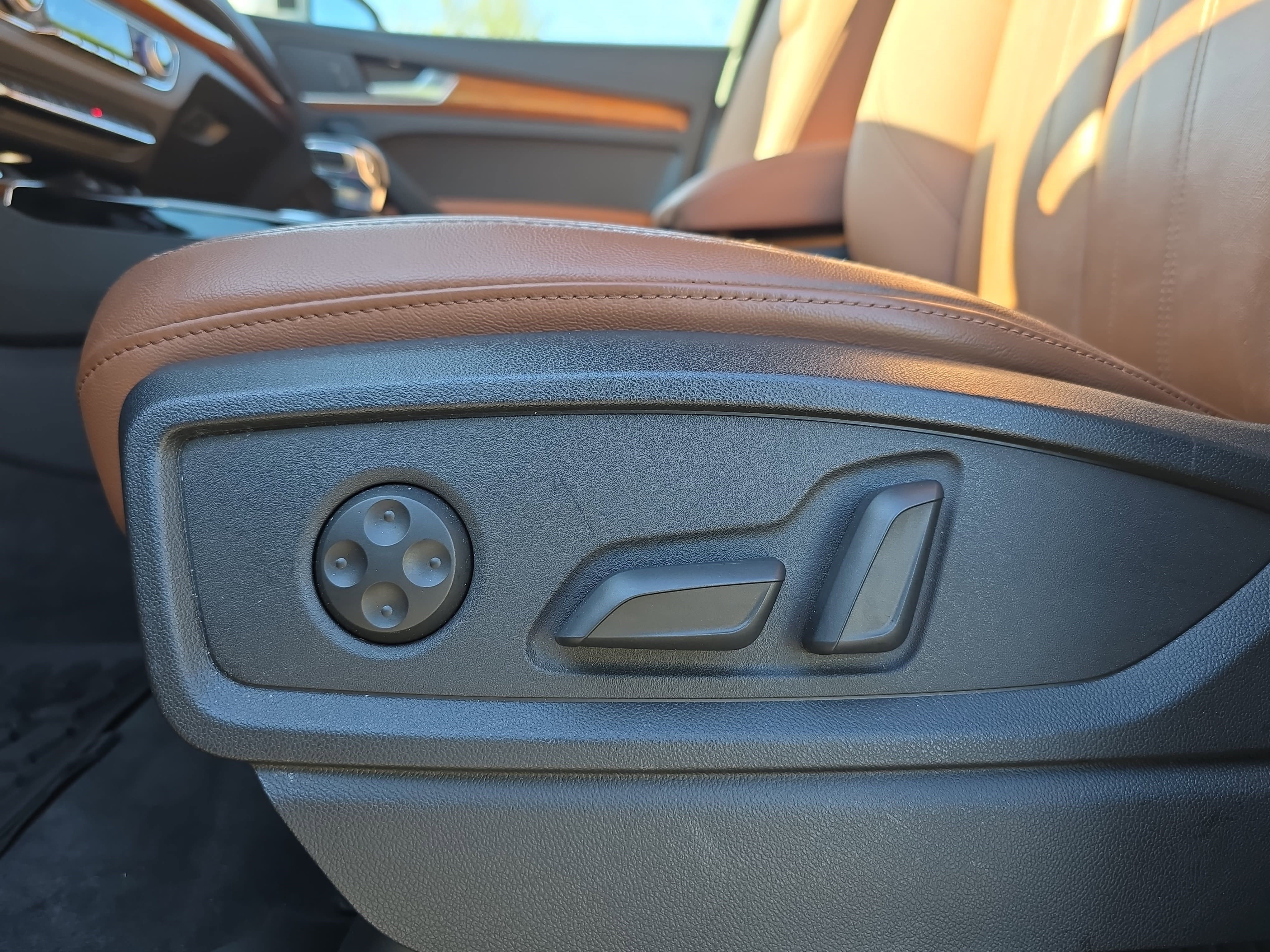 Used 2023 Audi Q5 2.0T Premium w/ Convenience Package image 29