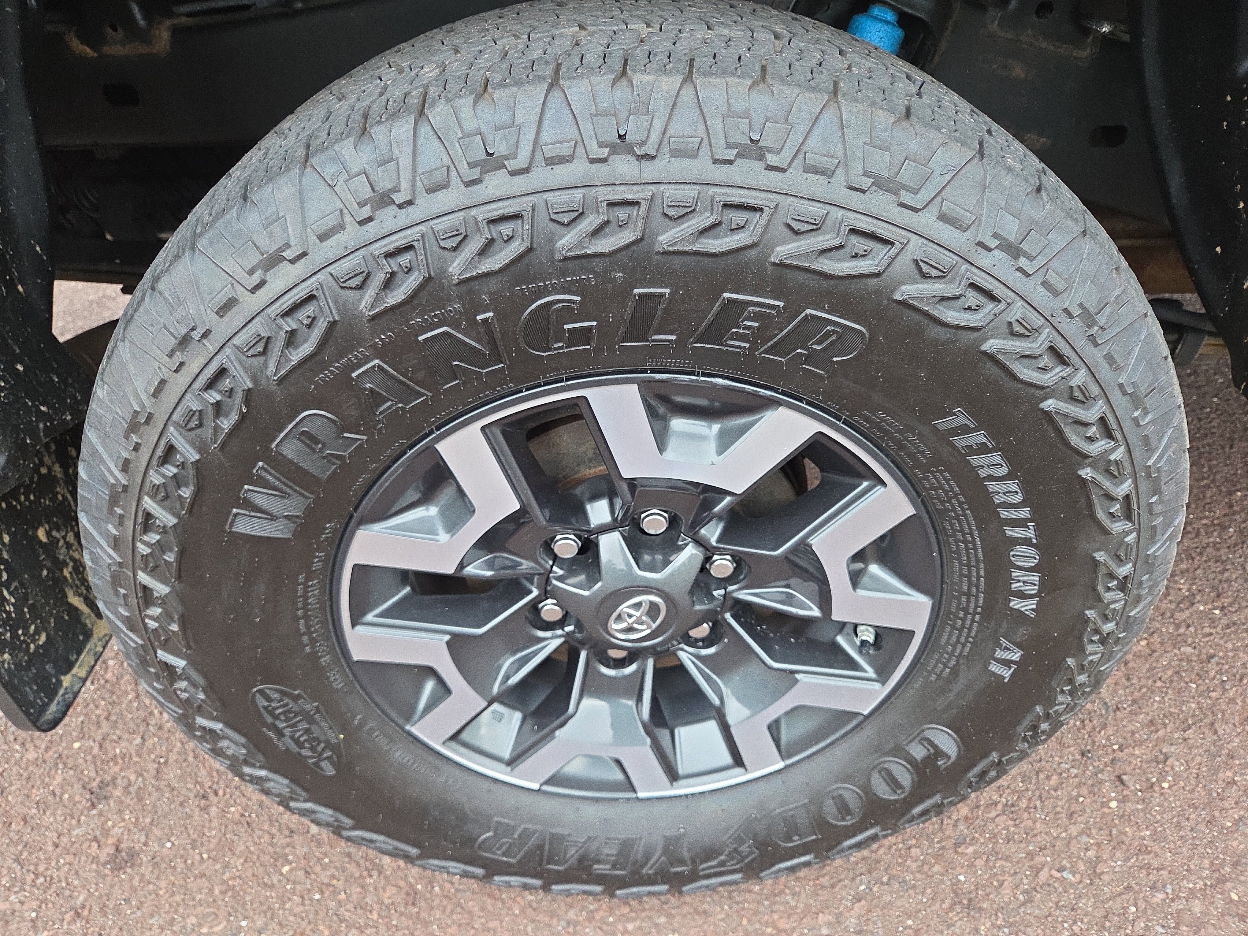 Certified 2020 Toyota Tacoma TRD Off-Road AWD/4WD image 10