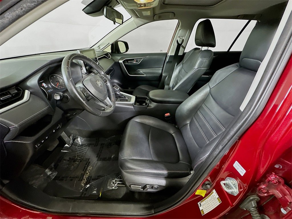 Used 2019 Toyota RAV4 XLE Premium image 15