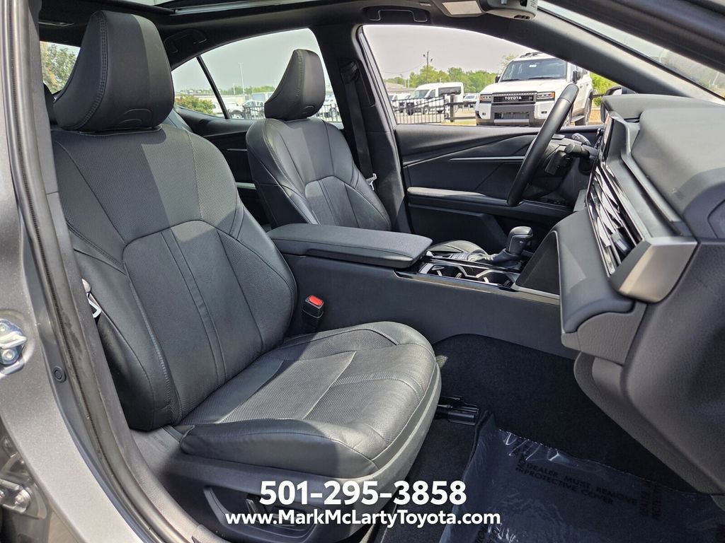 Used 2025 Toyota Camry XSE FWD image 16