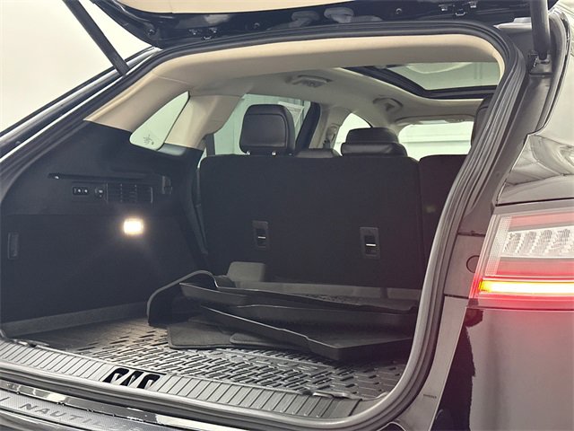 Used 2023 Lincoln Nautilus Reserve w/ Equipment Group 201A image 8