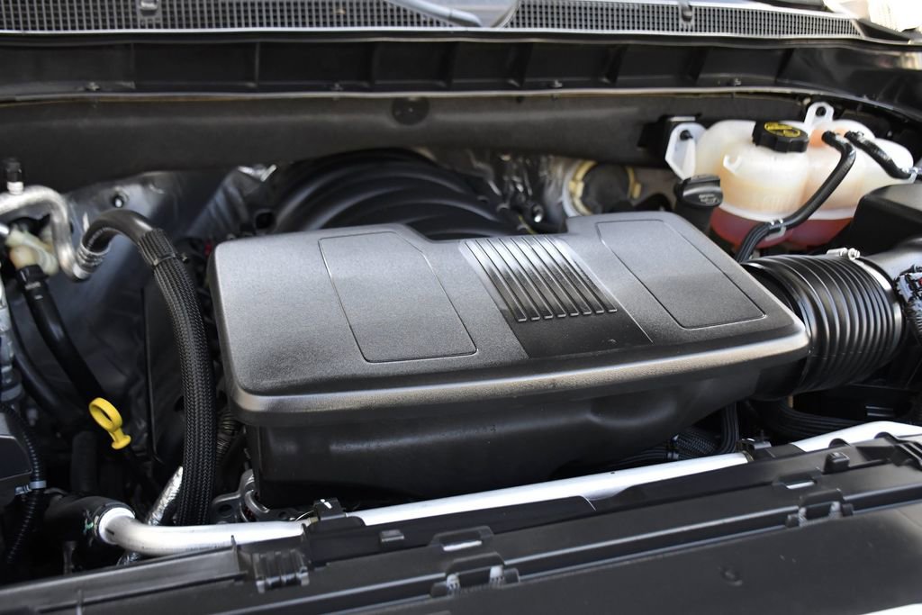 Used 2024 Chevrolet Suburban Z71 w/ Luxury Package image 35