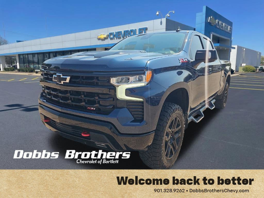 Used 2022 Chevrolet Silverado 1500 LT Trail Boss w/ LT Trail Boss Premium Package AWD/4WD image 2